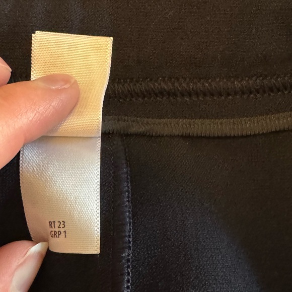 St. John Women’s Designer Luxury Navy Pull On Crepe Wide leg Pants - Size Large - Picture 13 of 14